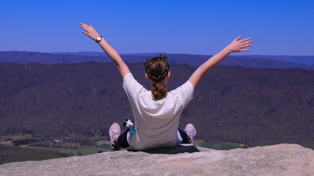 resilient person facing challenge